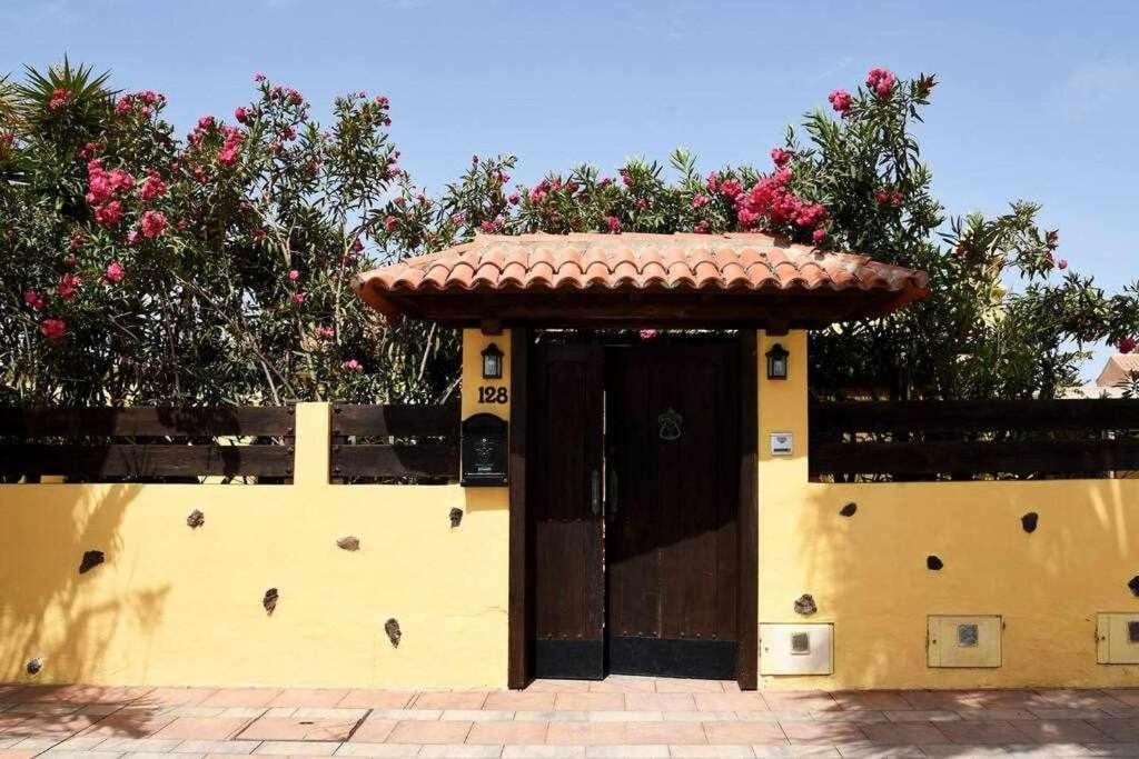 Aurora Mari Villa Your Dream Steps From The Ocean Shore 科斯塔卡莱塔 外观 照片