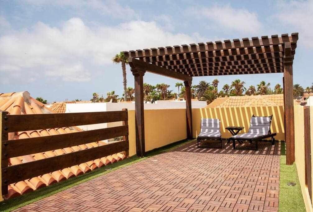 Aurora Mari Villa Your Dream Steps From The Ocean Shore 科斯塔卡莱塔 外观 照片